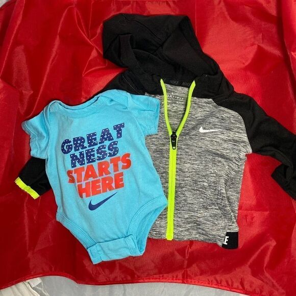 Nike Baby Dri-Fit Jacket & Onesie (0-6 mos) - Picture 1 of 6